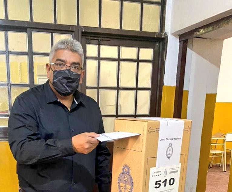 AdrianLaRioja's tweet photo. Bombazo Político:

Con el 70% de las mesas escrutadas en Arauco 
Pedralli/Ricky 3538
Amado 1438

@RobertoLunaOK lo hizo https://t.co/fk7AN3LITc