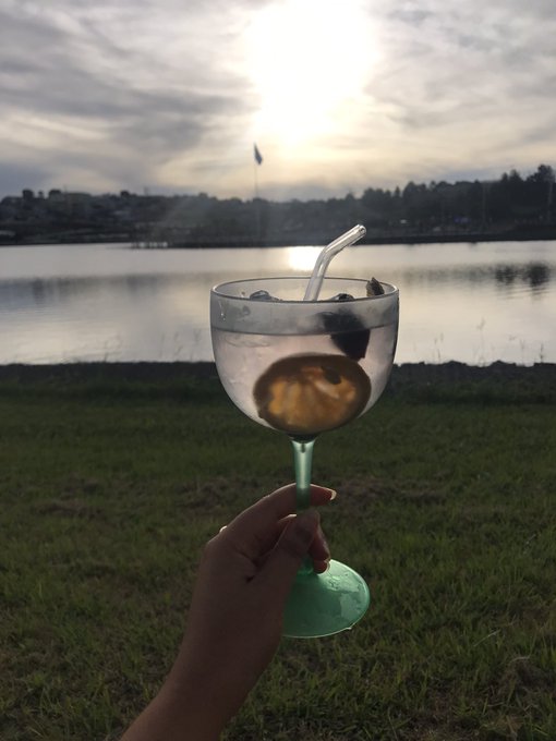 Guess who decided to socialize and act like a normal human being today lol https://t.co/QXrOXE8O0H<a href="/tag/silhouettechallenge"class="tags"><span>#silhouettechallenge</span></a>