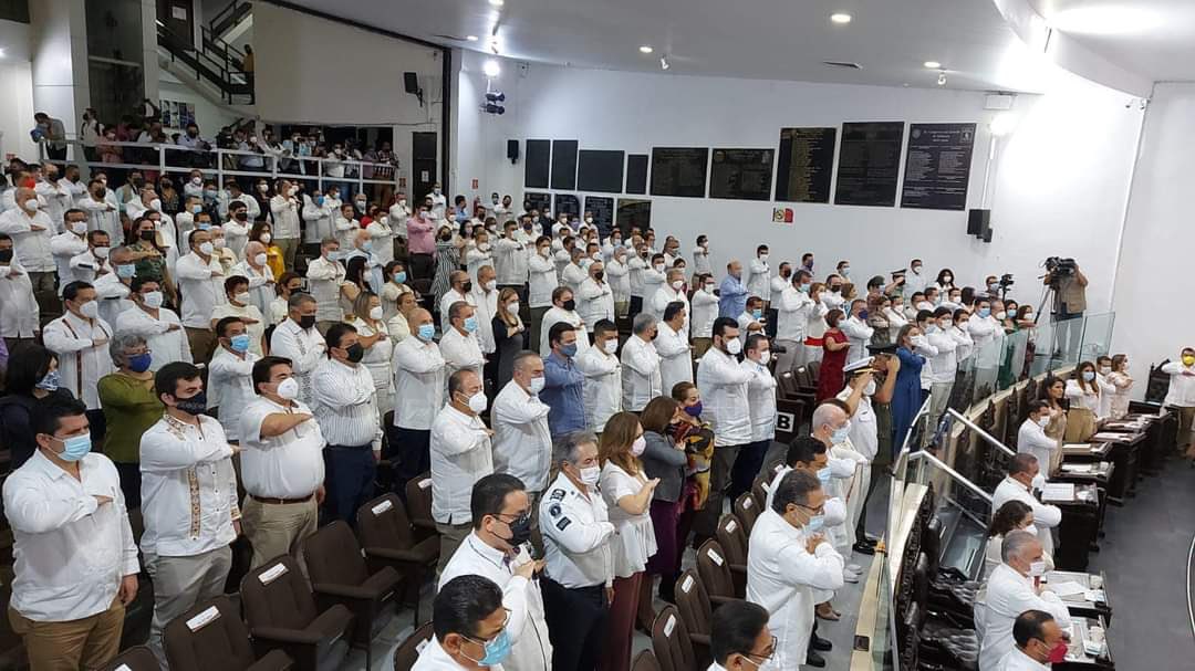 Espadas's tweet photo. Acudí a la entrega del III Informe del Gobernador @cmmerino en el @CongresoTab, sin duda nuestro estado avanza en la ruta de la Transformación, ¡Enhorabuena! https://t.co/xR57XU5nTn