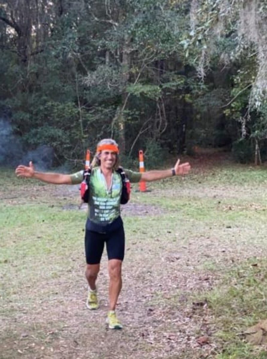 cabezamartini's tweet photo. Tremendo. Anibal Lavandeira acaba de llegar de correr 700 km en Swamp Fox Ultra en USA, en la reserva natural Marrion Forest. Estuvo seis días y medio. Se convirtió en el segundo ultra en el mundo en lograr correr esta distancia, pero lo hizo en tres horas menos. Leyenda. 🇺🇾🏃🏻 https://t.co/BezSbIeg3H