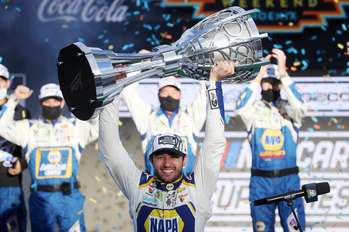 NASCAR's tweet photo. Which @TeamHendrick championship was more impressive?

RETWEET for @chaseelliott 
LIKE for @KyleLarsonRacin https://t.co/yoefoyLbWh