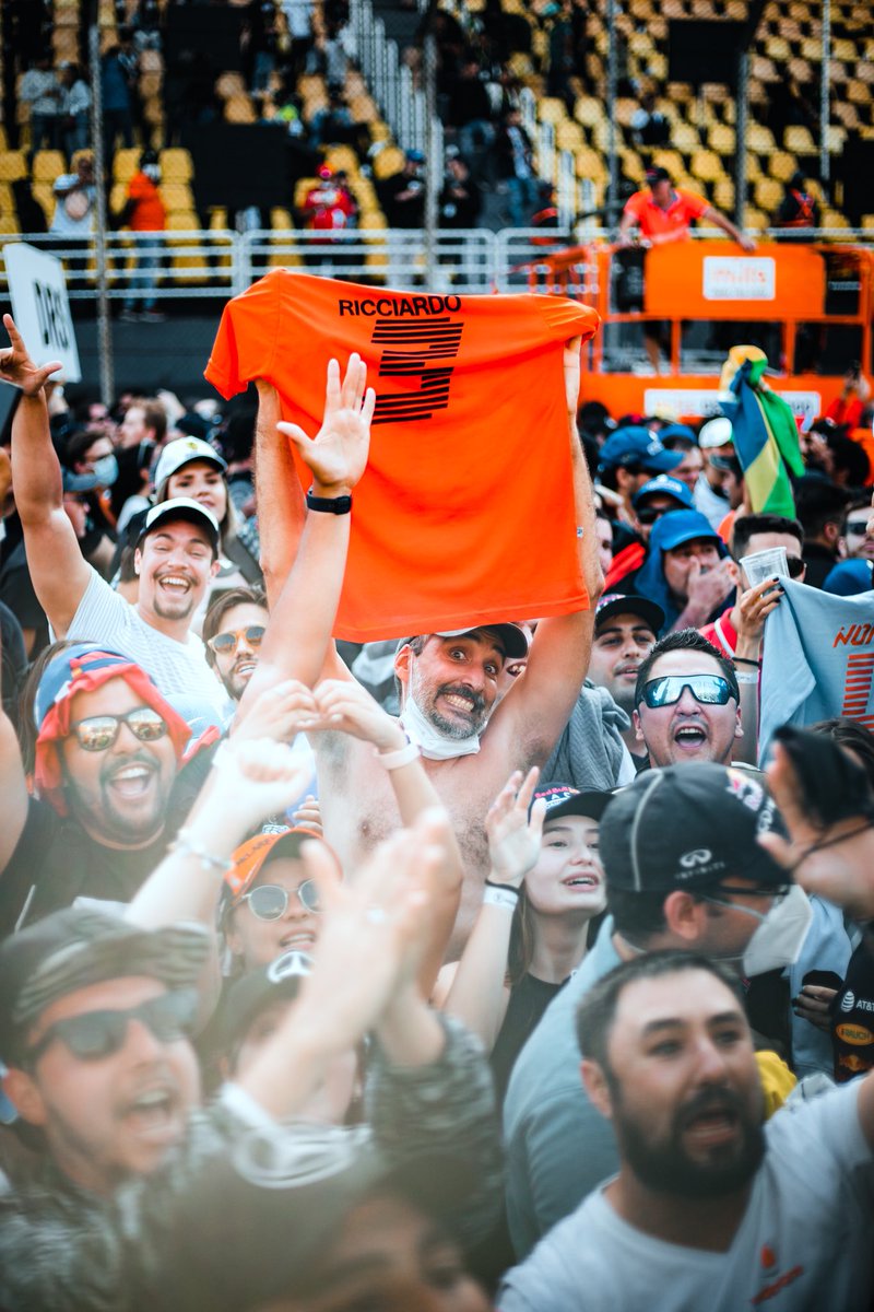 McLarenF1's tweet photo. We’ve said it before and we’ll say it again… the best fans in the game! 🧡

Thank you for your support in Brazil and from around the world, team. 🌍 

#FansLikeNoOther #BrazilGP 🇧🇷 https://t.co/OldG2WUcIK