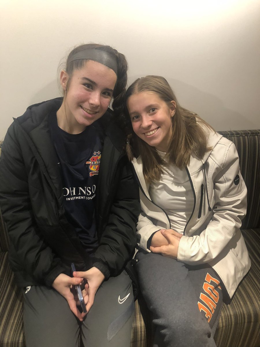 rbrunett6's tweet photo. Team brunch to wrap up a GREAT showcase! 3 shutouts, 12 goals for, ZERO against! Awesome job, OE! 🤪@ohioelite @craigchmiel @chargordon8 @PaytonRitz @Ashlyn_Smith05 @jayne_davies13 #GatewayShowcase https://t.co/AupEljaRkL