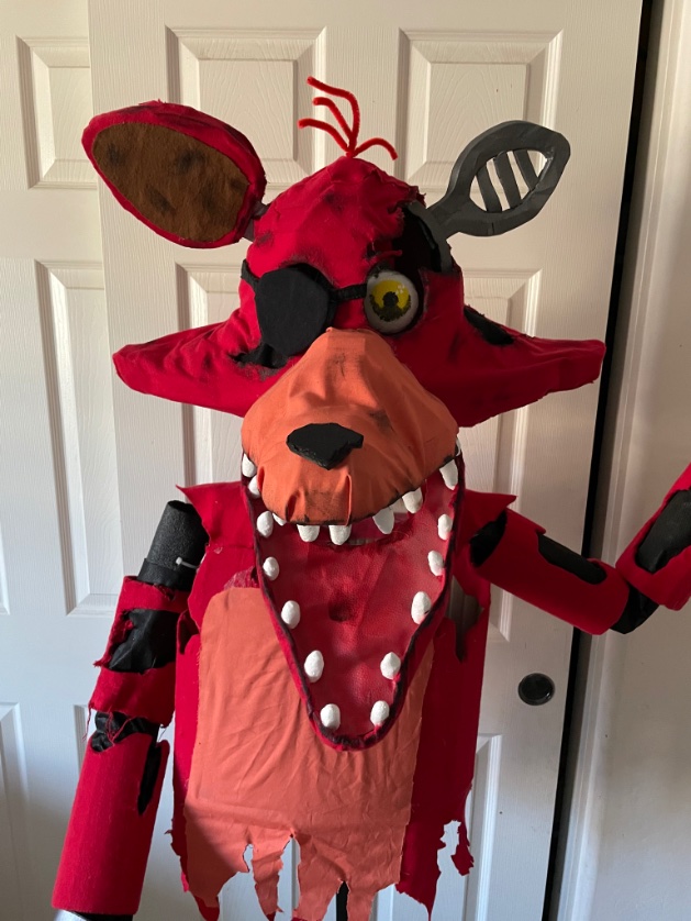 AntiBoredomFilms(comms closed) on X: Gave my old Withered Foxy head a glow  up. Got him dusted, smoothed out his fabric a little, fixed/replaced the  ears, adjusted his eye, and added some smudging