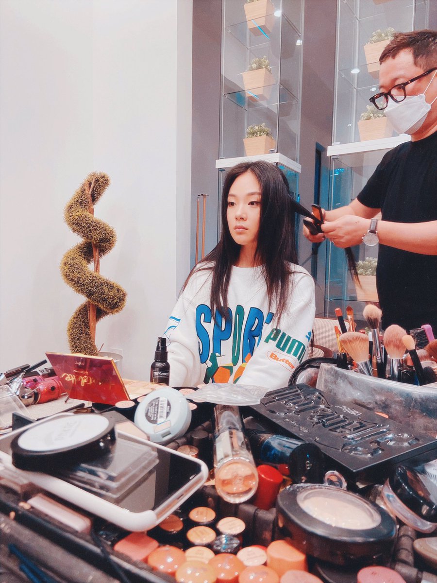 the calm before the storm...
#throwback to #pressday last week 😀
#BIBIWKND
<a href="/88rising/">88rising</a>