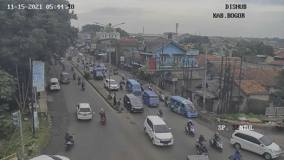 RadioElshinta's tweet photo. 06.59: RT @dishubkabbogor : Arus lalu lintas di Simpang Sentul terpantau lancar, diimbau kepada pengguna jalan agar mematuhi rambu lalu lintas agar selamat sampai tujuan. 
#JoinToElshinta 
https://t.co/Tb1K3P5Bx3