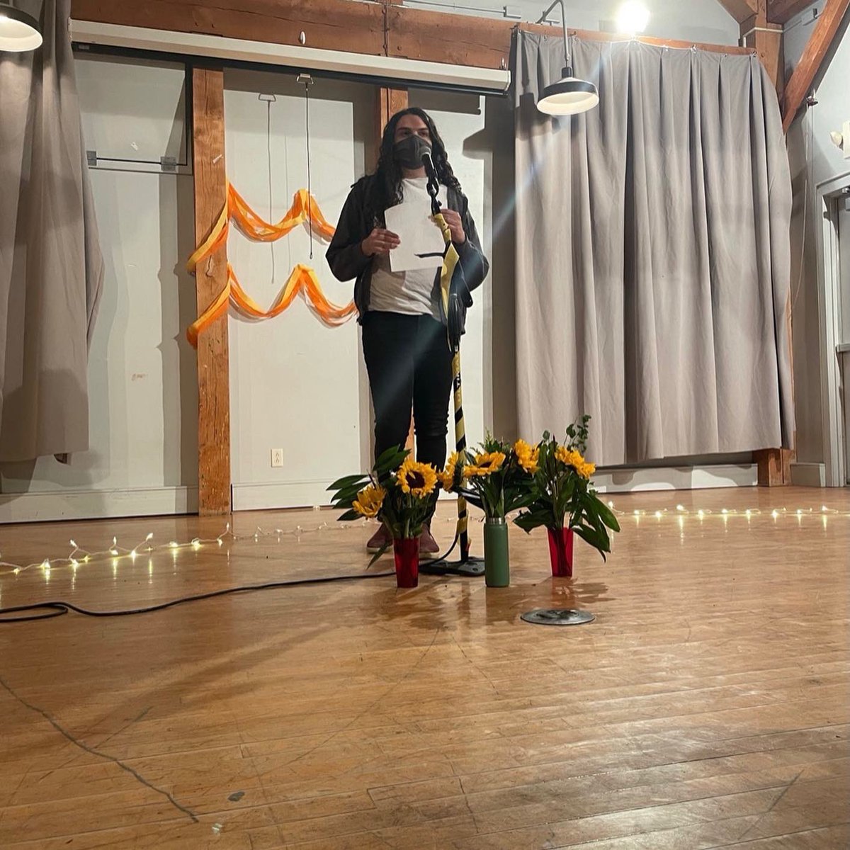 sunsetpress's tweet image. we were honored to hear from our 2021-22 writers and others in the kenyon community on friday! thank you to all who shared their work or came to support 🌅🍁 📸: sam neilson