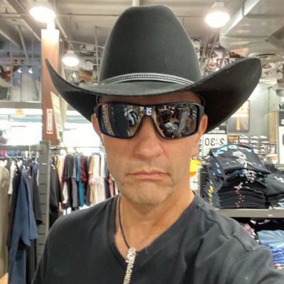 RicSinger's tweet photo. #NewProfilePic https://t.co/Mmd1jOQXKI