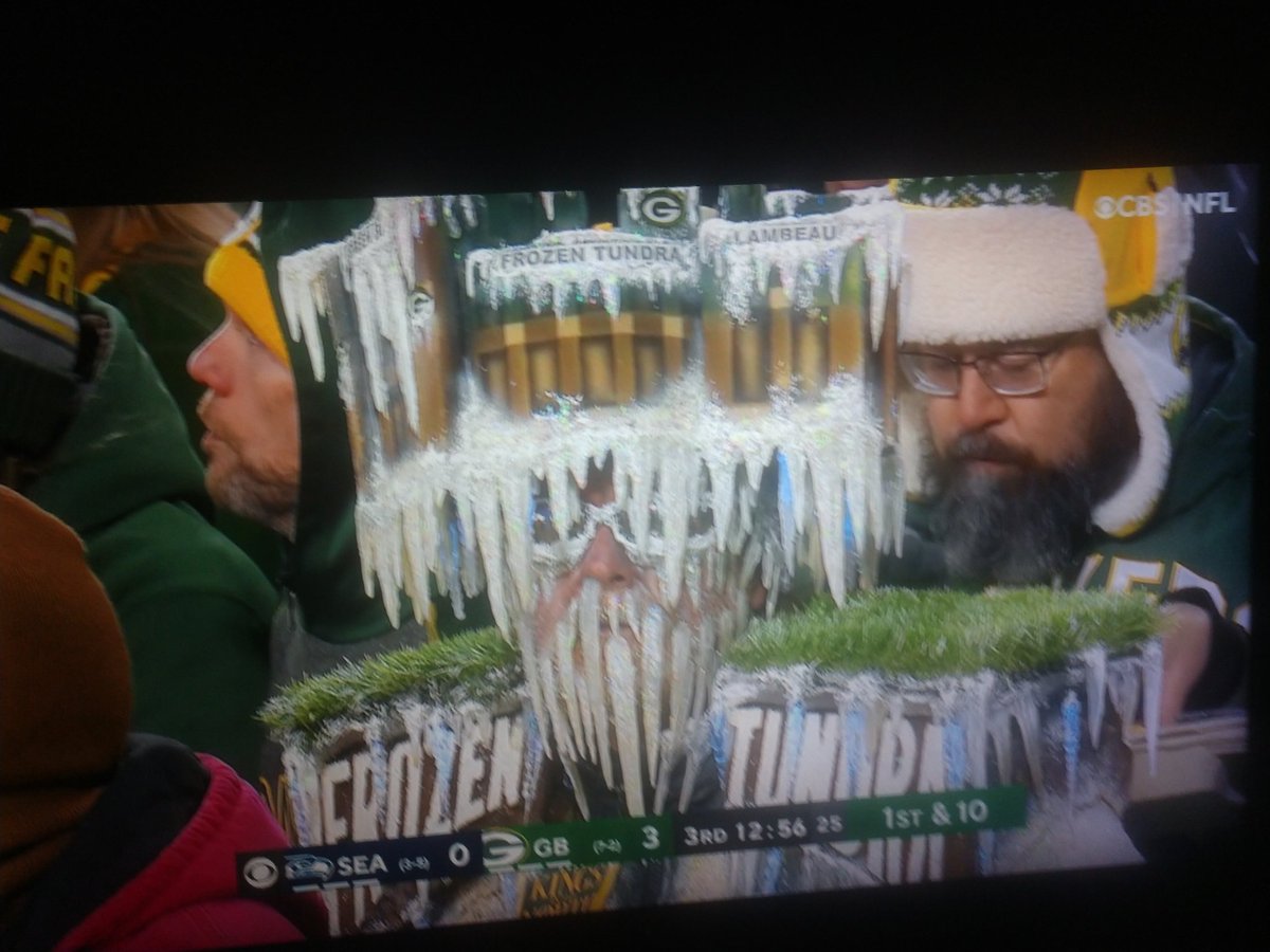 richard_stiller's tweet photo. @terrymeiners #terrymeiners Green Bay fan at the game! https://t.co/NoSTXC42RQ