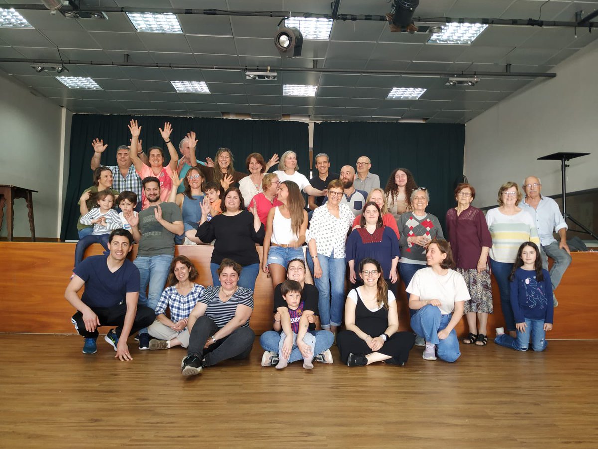 Catalunya_ARG's tweet photo. Avui hem celebrat el retrobament del Casal de @ccmontevideo #Uruguay després de molts mesos Des de la Delegació del @govern al #ConSud hem pogut acompanyar la presidenta @nuriamoros i el seu equip, a la seu d’aquesta comunitat de 1926 @Catexterior @exteriorscat https://t.co/mTzBdnDlCU