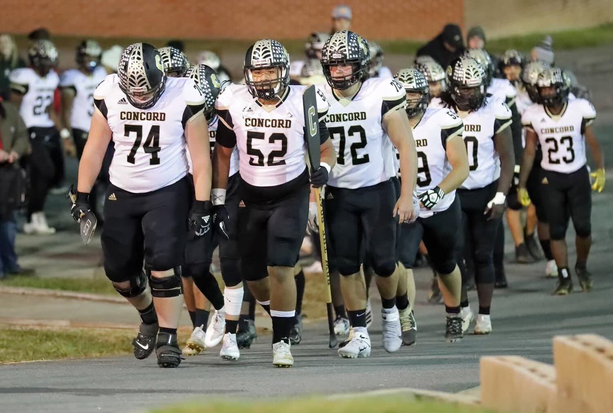 JamesonHackett1's tweet photo. I’m glad I chose to stay right where I belong at CHS. I’ve learned so much from this program, my coaches and my teammates. I would like to thank everyone that supported me these past 4 years and I cherish every moment I had being a Concord Spider.🖤💛 #52out @CHSspiderFB https://t.co/6lSBPMmbwD