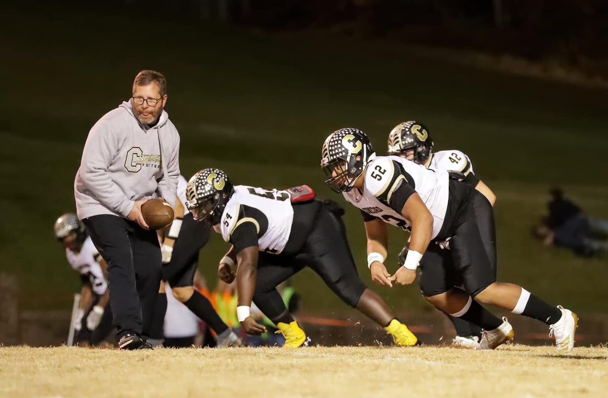 JamesonHackett1's tweet photo. I’m glad I chose to stay right where I belong at CHS. I’ve learned so much from this program, my coaches and my teammates. I would like to thank everyone that supported me these past 4 years and I cherish every moment I had being a Concord Spider.🖤💛 #52out @CHSspiderFB https://t.co/6lSBPMmbwD