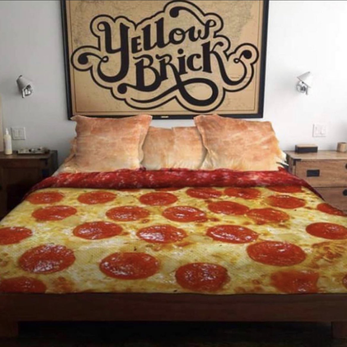 YBPizza's tweet photo. Sunday vibes 🍕🛏🍕

Pizza in bed. You deserve it.

Open until 11 pm for carry out or dine in. #pizza #ColumbusOH #614 https://t.co/E9nctBJEfE