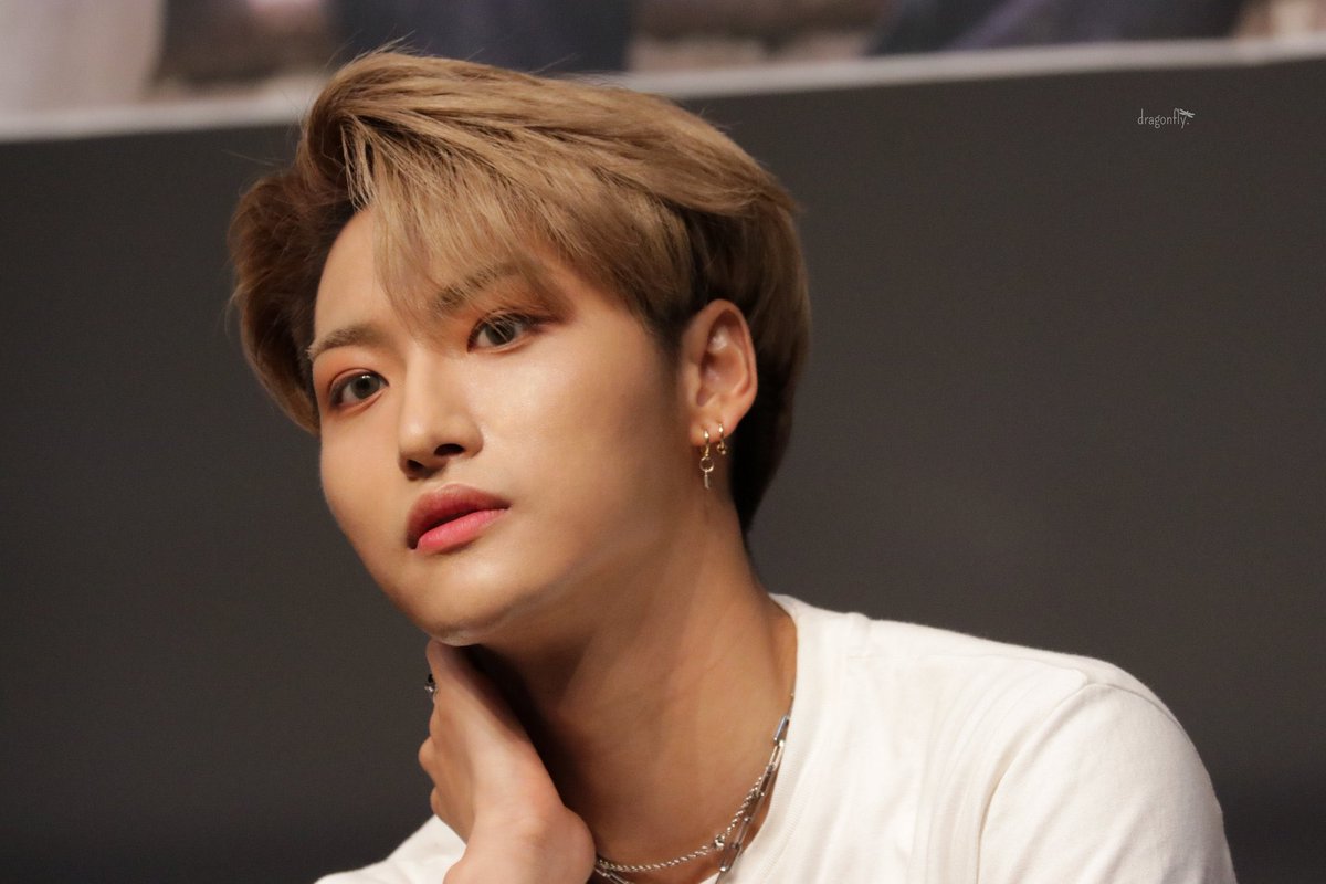 seonghwa pic of the day
