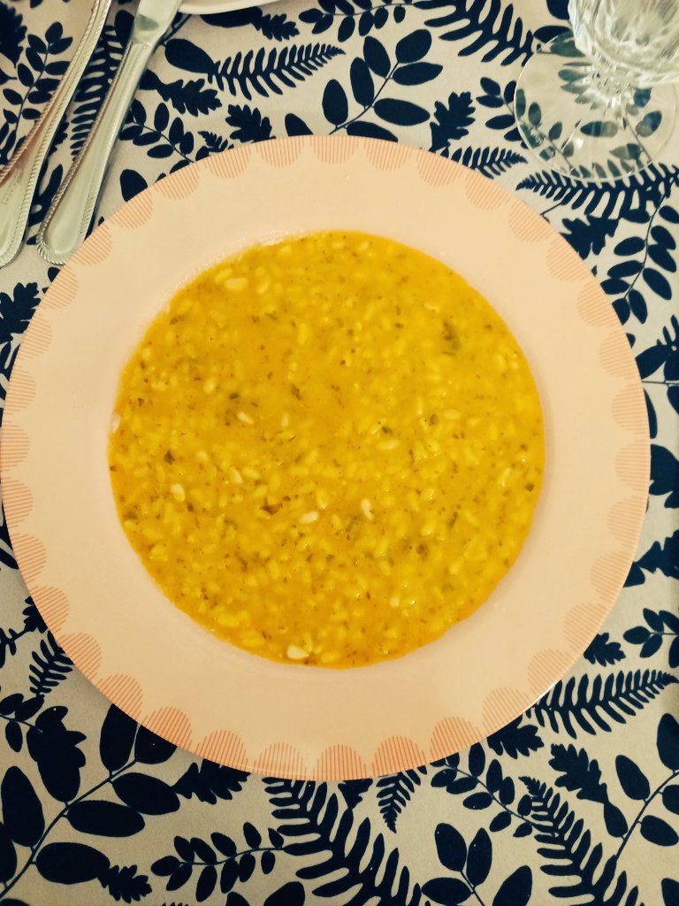 MarioMarcarini's tweet photo. Il mio risotto autunnale, zucca pinoli ed erbe aromatiche. Per queste giornate di pioggia è davvero comfort food! https://t.co/i565wrEiSk