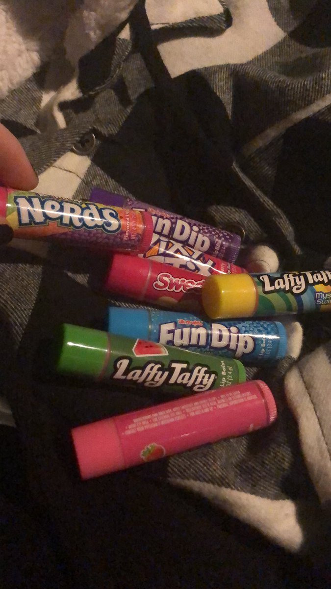 I’m so happy right now. candy chapstick ahhhh 🍭👄