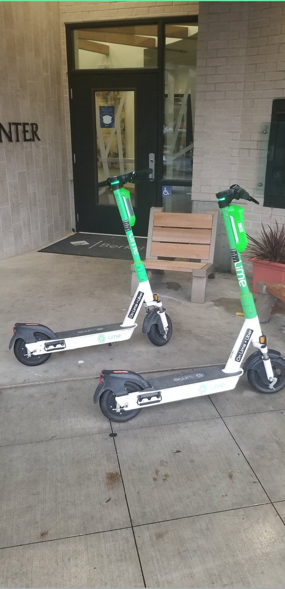 RalphDaniels's tweet photo. @limebike This is why your company will fail.   People leaving the scooters in my way! https://t.co/7BZuPwDMvW