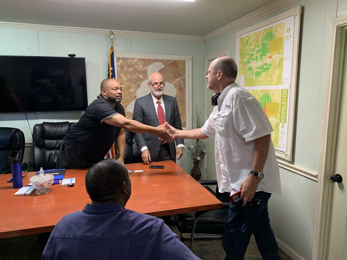 KenRDemerchant's tweet photo. Last week on my listening tour, I visited the City of Kendleton in my new Precinct. It was such a pleasure meeting Mayor Darryl Humphrey and some of his staff. #kendletonTX https://t.co/Uqv6IaKMNS