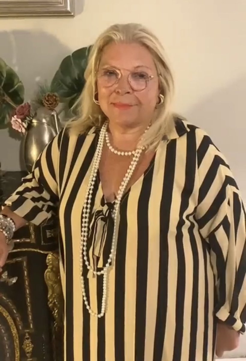 marthalamartha's tweet image. ALGUIEN DIJO BEETLEJUICE 3 VECES