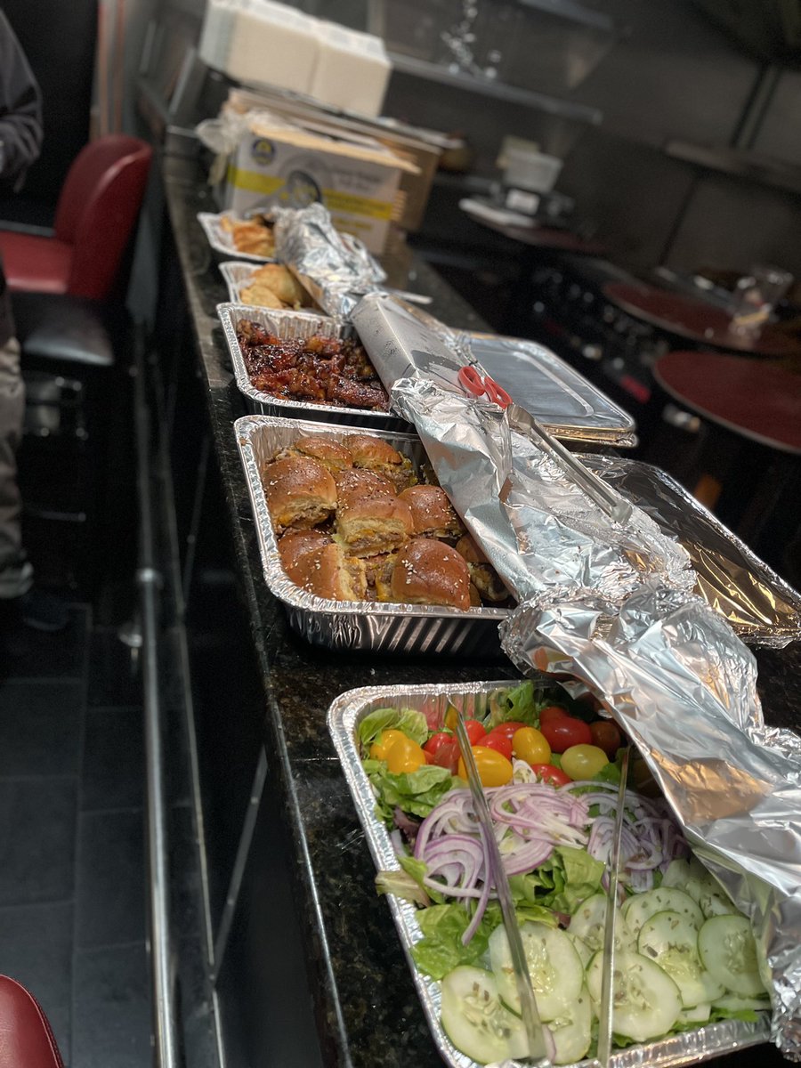 kinghoezhp1's tweet photo. Food for the Eagles game #3Elements https://t.co/ZPLWeDCLIU
