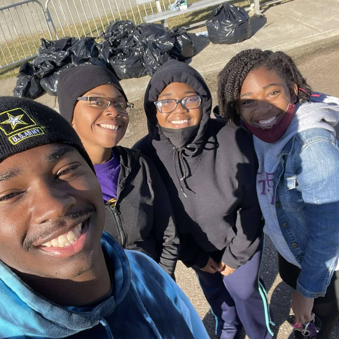 AlcornBoard's tweet photo. Shout out to Mortar Board, Girl's Coalition, Honor Student Organization, IMPACT, and Friends of the Library for participating in stadium cleanup! https://t.co/zXTXtqbrhY