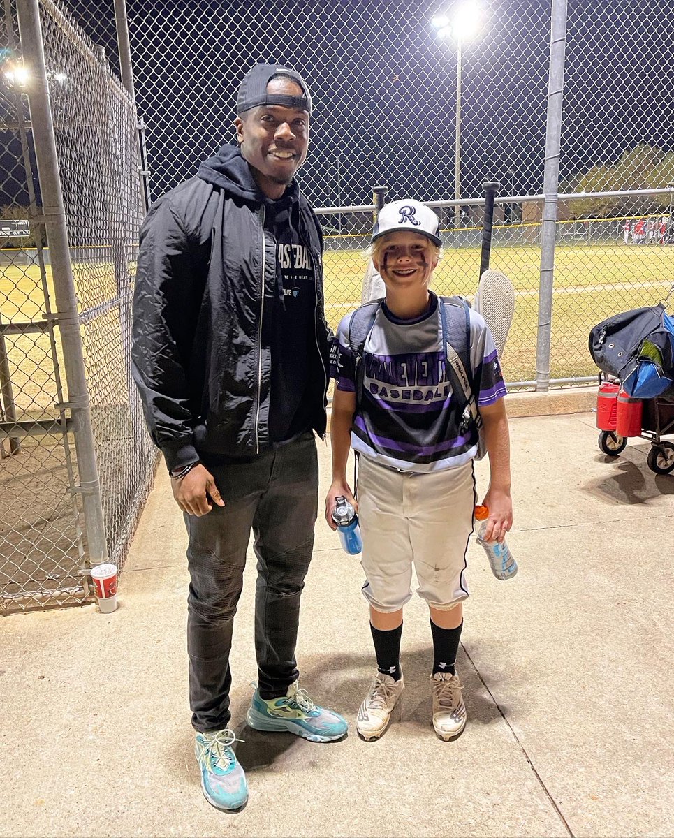 EPTblueprint's tweet photo. Last night, @MSMTournament vibes. 

😎‼️⚾️⚾️⚾️ #eptbaseball https://t.co/bDPMCr6fcY