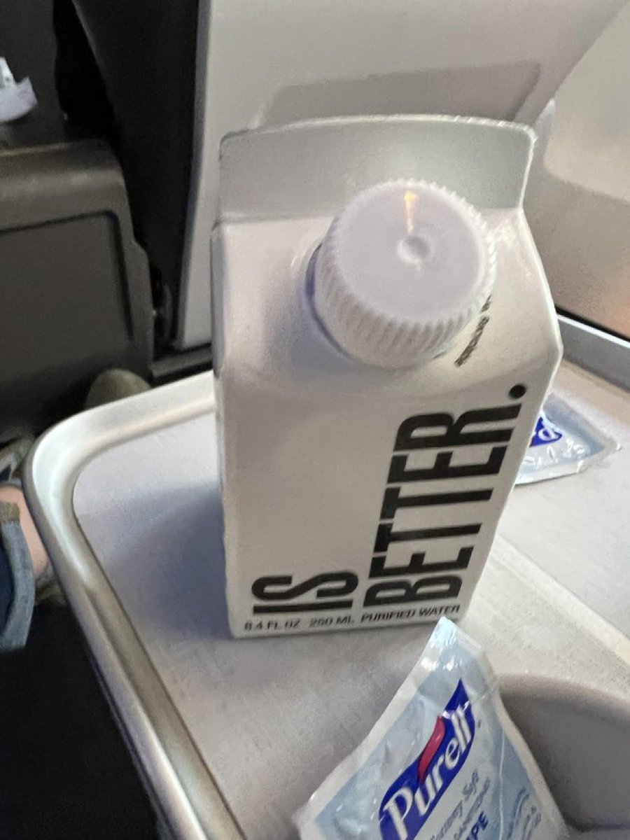 kimmiemouse's tweet photo. Ok @AlaskaAir !  Not only did I get to experience @boxedwater again today but guess who leveled up to Gold 75k?  That’s right. This gal!!
#spotthebox https://t.co/PkE0MH869G