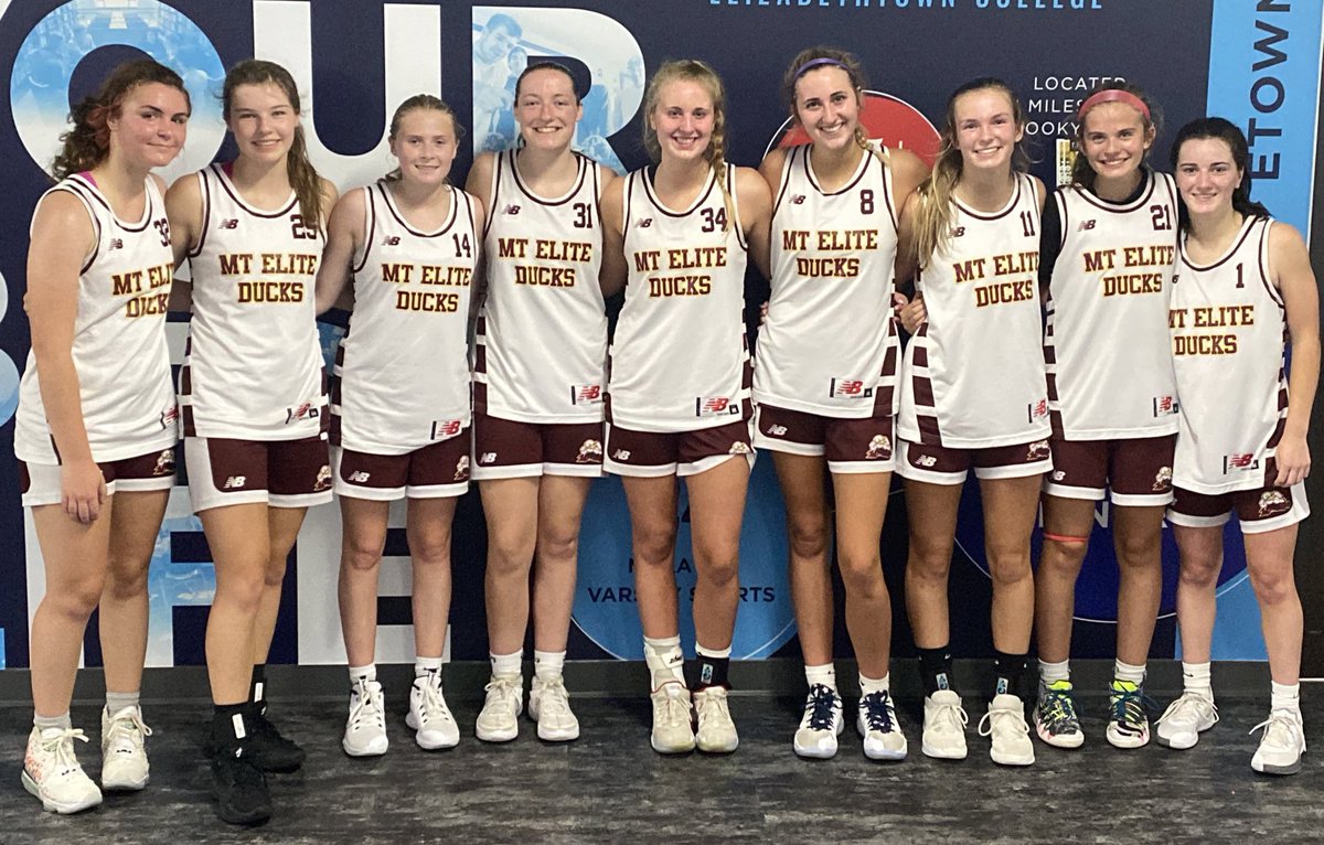 CoachJeffPowers's tweet photo. Tonight @MTEliteDucks Quartz finished up their season. Although we didn’t win, I am extremely proud of this group &amp; thankful for the opportunity to coach them. Sadly, we were missing quite a few of our players this weekend but we battled and competed all weekend! https://t.co/YhozkqnQv5