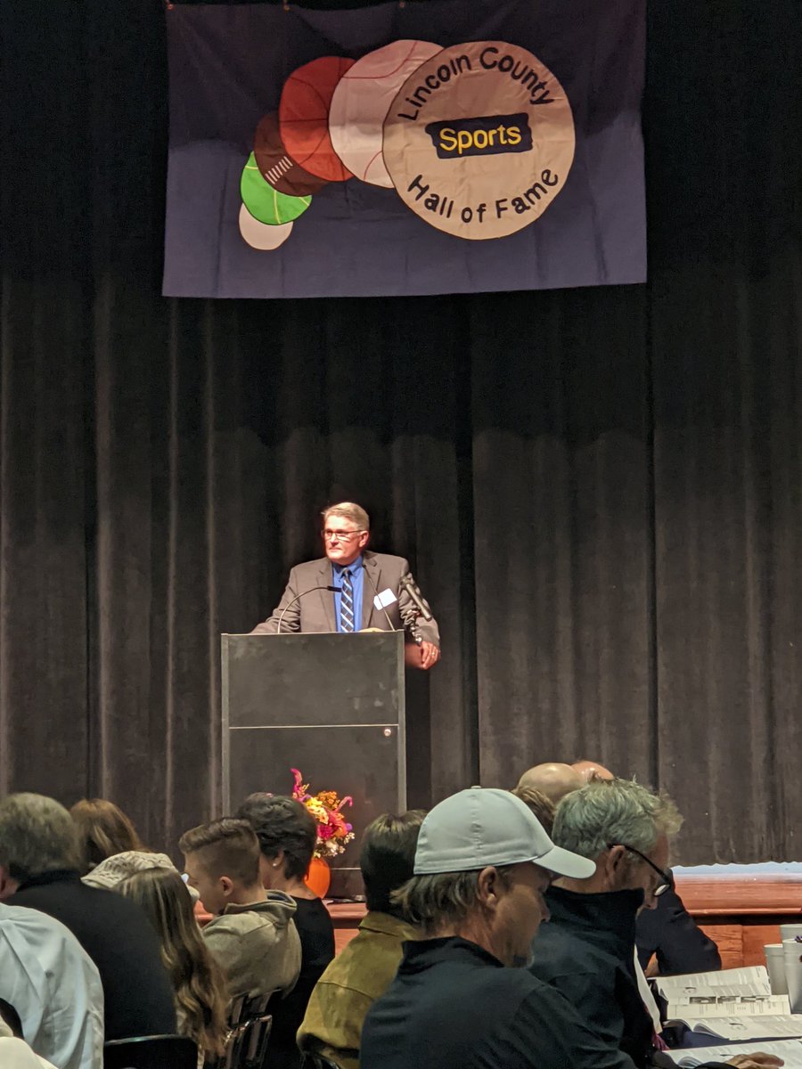 MarkLudwig13's tweet photo. Congratulations to Coach Bazzle on his Induction into Lincoln County Sports Hall of Fame last night! Well deserved. https://t.co/A27DLrsmy3