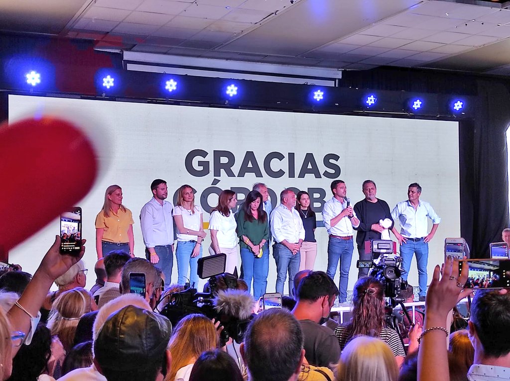jr_cba's tweet photo. ¡Gracias #Córdoba! Un triunfo histórico y una responsabilidad enorme, luchar más que nunca por una Argentina distinta 💪🇦🇷

Felicitaciones a toda la militancia que lo hizo posible, a cada candidatx y a cada fiscal que cuidó el grito de #Basta de lxs cordobesxs.

¡Vamos #JXC! 🙌 https://t.co/r81wNnpZxf