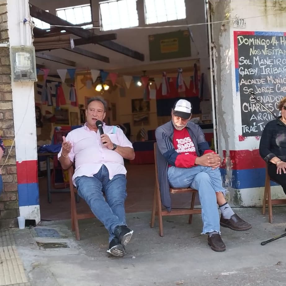 FA_MunicipioC's tweet photo. Jorge Cabrera estuvo hoy en el barrio Jacinto Vera, conversando sobre los próximos Consejos Vecinales y presupuesto participativo.
#vossosparte https://t.co/uwvlE8BmOZ