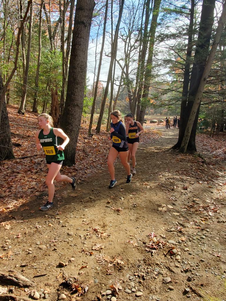 StonehamTrack's tweet image. MAlarcon, ETo, AArena, JCarnabucci battled right to the end. We're proud of ours Spartans, and thank our Seniors Rachel, Sarah, and Matt for toeing that line one last time.
