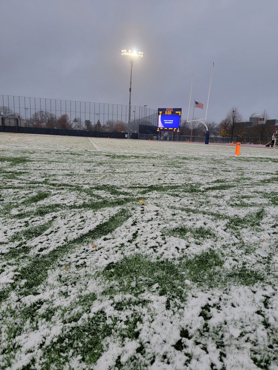 Big thanks to <a href="/MacalesterFB/">Macalester Football</a> coaches for the tour and game invite. Fun to see a hard fought game, and be able to experience a new and different state. <a href="/KIJUANWARE/">KIJUAN WARE</a> 
<a href="/RCarterTV/">RaShaad Carter</a> <a href="/coachholan/">Coach J. Holan 🏴‍☠️</a>