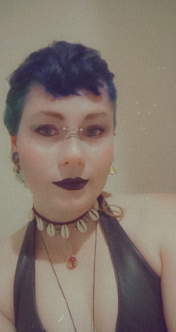 New content coming soon on #JFF and @ManyVids. #Contentcreater #glitchaesthetic #boygirl #nonbinary #Facial