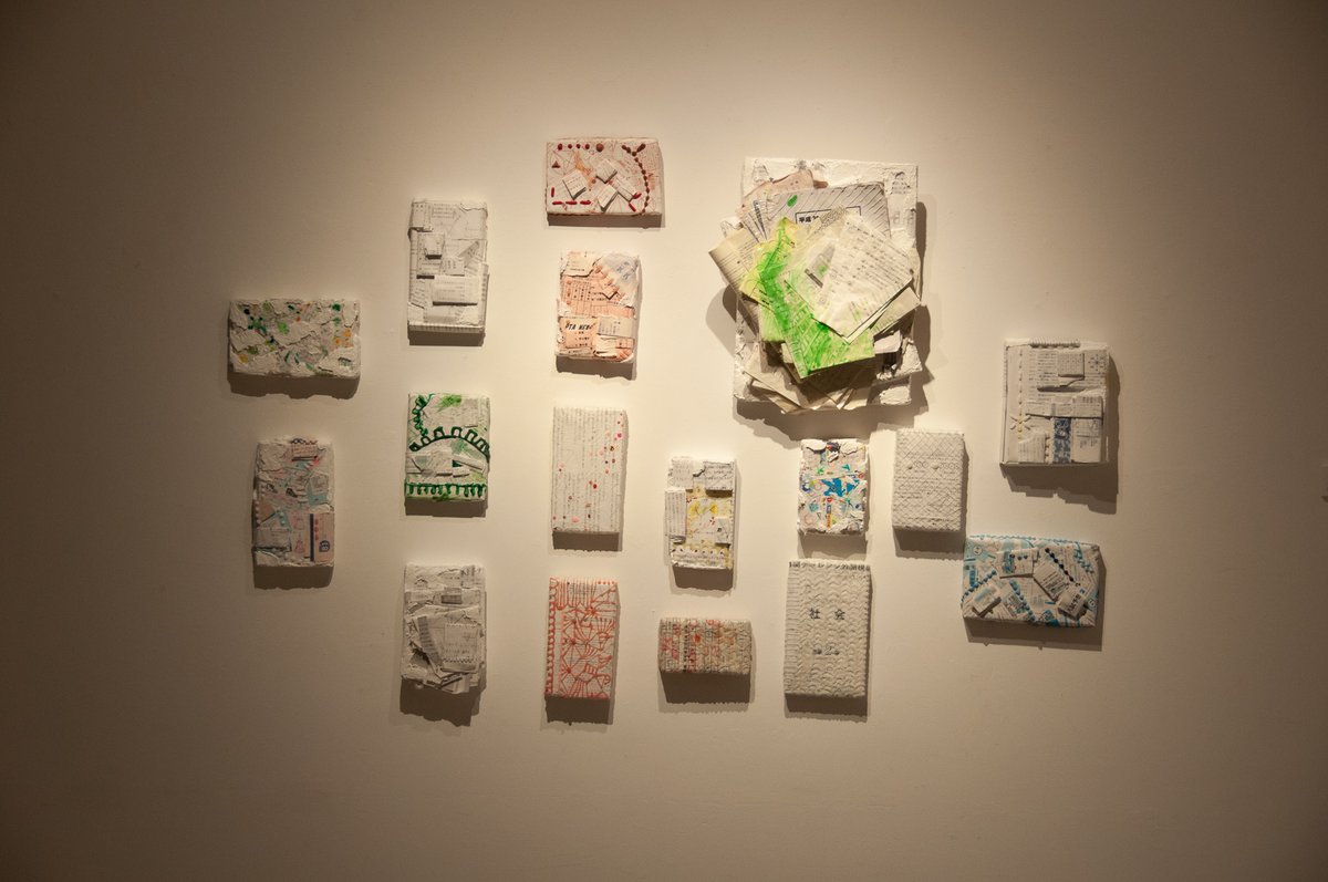 evolveADJ's tweet photo. 中谷真理子
pick up the pieces
学校などで実際に使用された学習プリント、テスト、教材等の紙、グルー、漆喰、アクリル樹脂など
500x350x55 のサイズが 1点 210x130x40~140x80x55 のサイズが15点 mm
https://t.co/JDEOmbl1GT
#delirium_vol3
#evolvemember
#artwork
#art
#artist https://t.co/Pwm7hm09v9