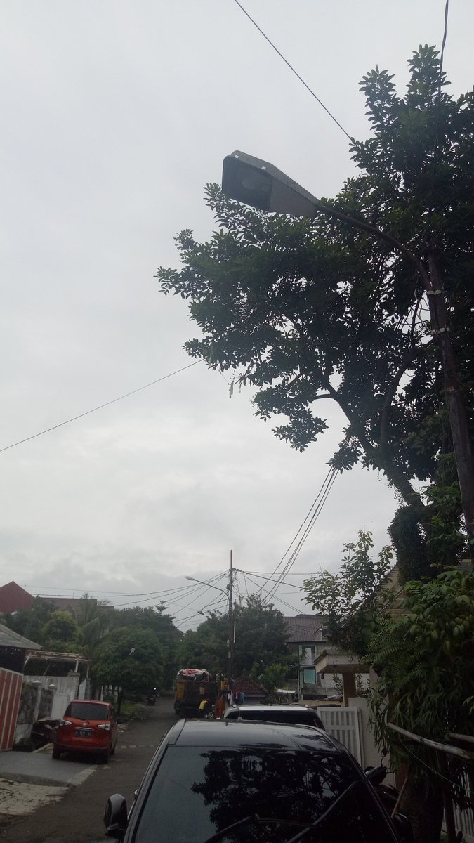 ruly_thea's tweet photo. @PJU_KotaBogor selamat pagi..sekedar info sudah beberapa hari tdk nyala..lokasi Bogor baru blok D 3/9C..terima kasih https://t.co/5R9LmHajMZ