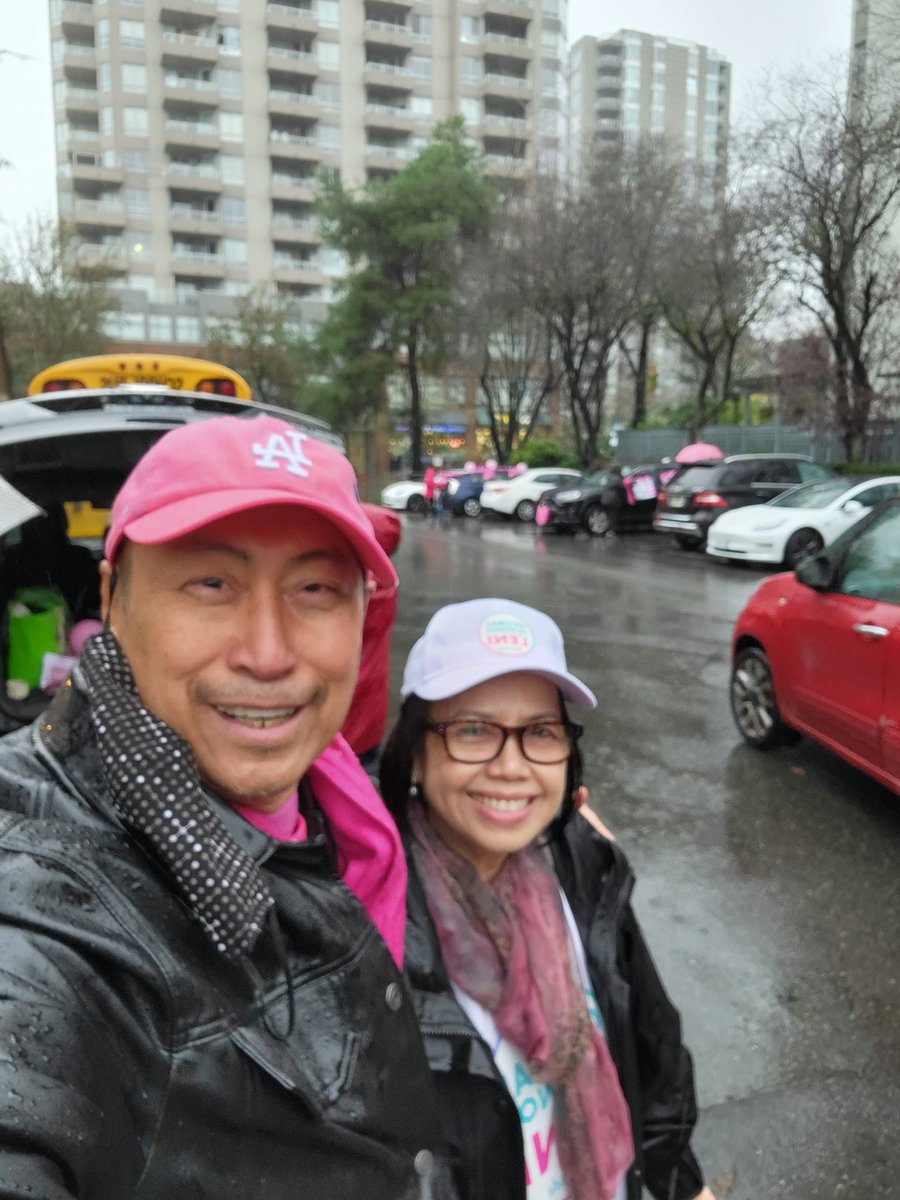 Despite raining cats and dogs today over 300 Leni Robredo supporters showed up today in Vancouver's Caravan of Hope. There were over 140 cars in the Caravan.  #lenirobredo2022 #LeniKiko2022