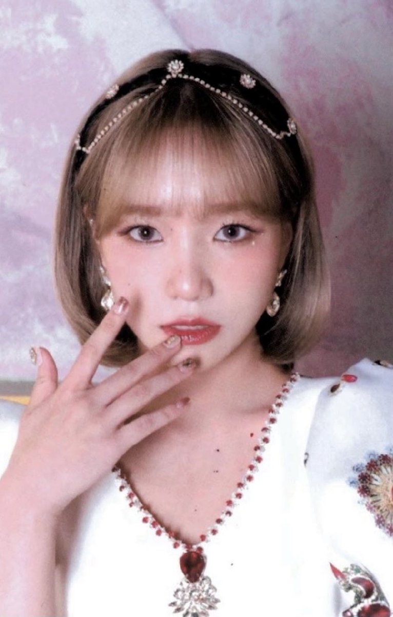 rendez_chuu's tweet photo. Group: Iz*one
Member: Yuri
Album: One Reeler
Version: Scene 3 AR

#kcollectimage https://t.co/vNJbtddTSO