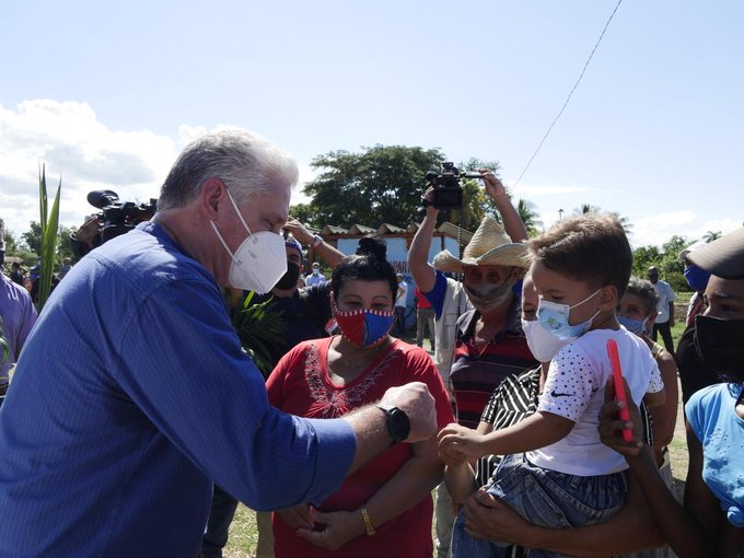 DrRobertoMOjeda's tweet photo. #FidelPorSiempre: la Revolución es la obra de todos, la Revolución es el sacrificio de todos, la Revolución es el ideal de todos y la Revolución será el fruto de todos. #CubaVive @DiazCanelB https://t.co/dAno7dMbMm