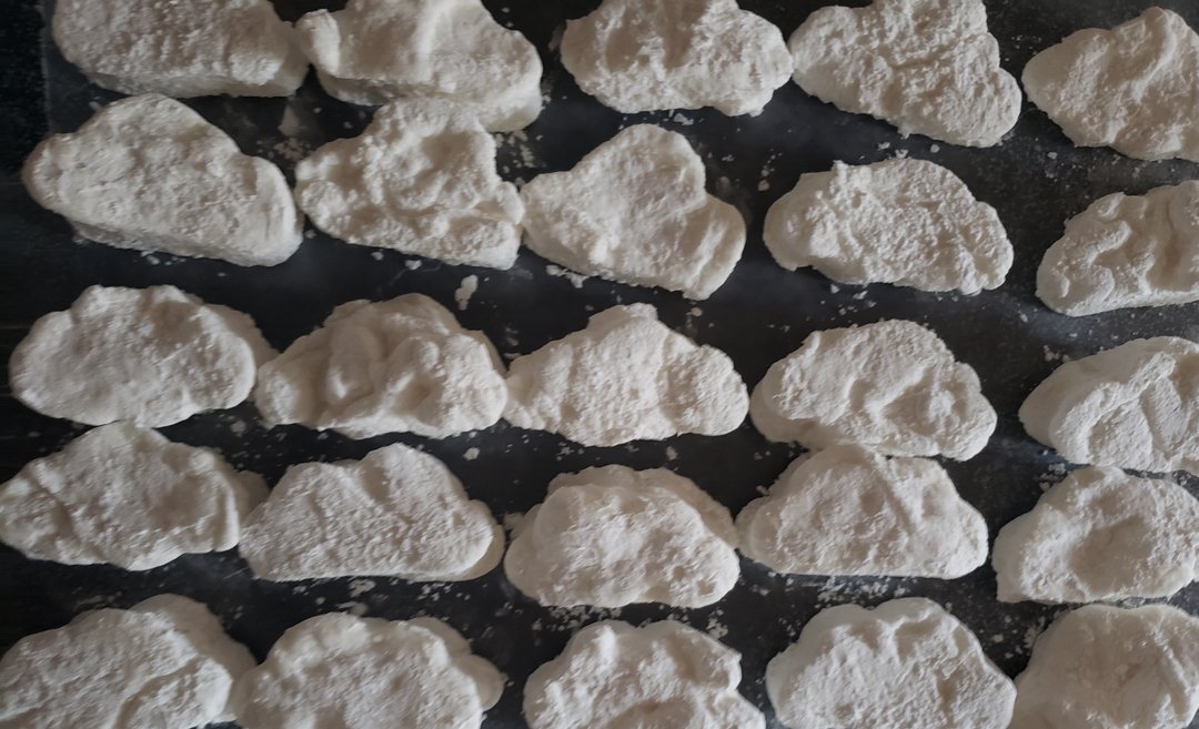 ChocolatBelle's tweet photo. Looking our new Vanilla edible clouds (marshmallows)! it's so fluffy!!! These will be available in less than 2 weeks!

.

.

.

.

.

#dessert #chocolat #product #chocolatelover #chocolate #candybar #foodporn #chocolatebox #Chocolategift #giftbox #surprisedelivery #giftideas #del https://t.co/73rLcLRKhL