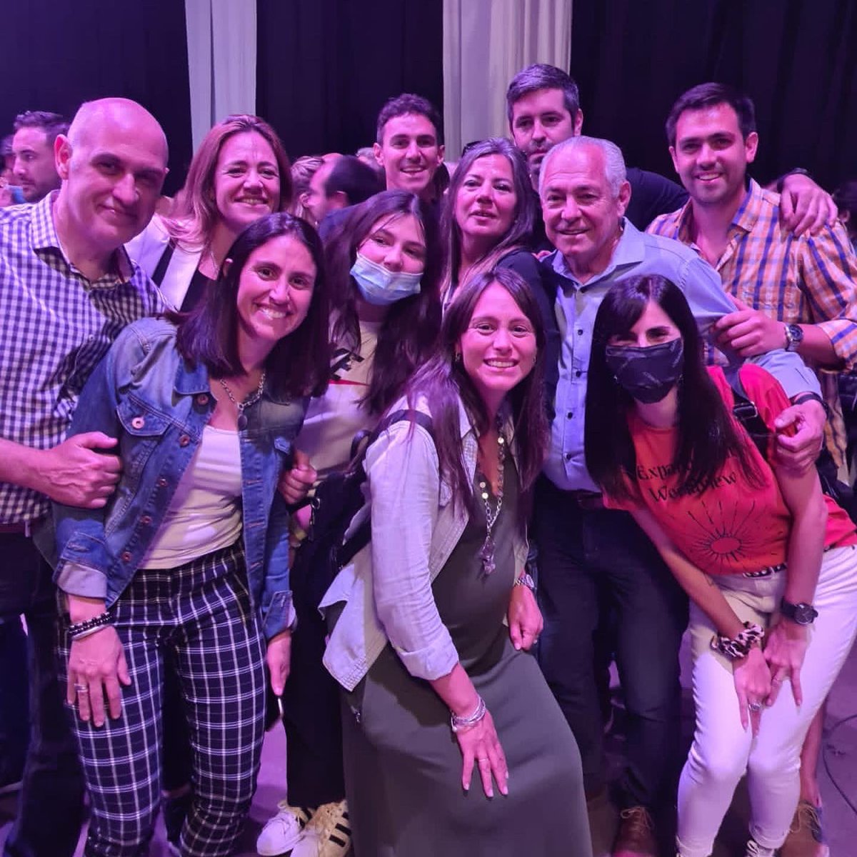 barlettamario's tweet photo. 👉🏼Hoy empezamos a construir una nueva Argentina. Por nosotros, por nuestros abuelos, por nuestros hijos. Hay esperanza! #EsJuntos https://t.co/JOO3MYFErE