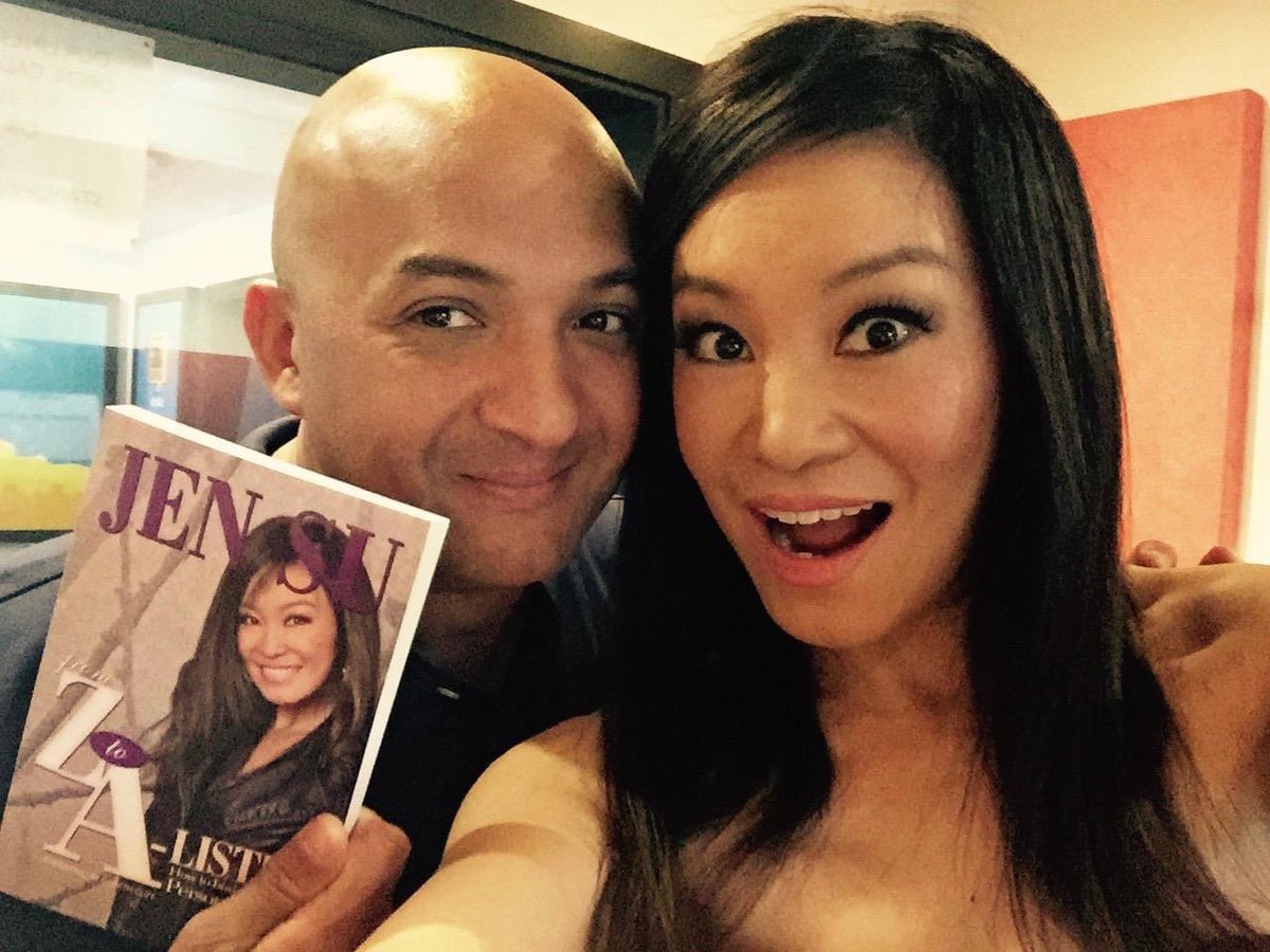 jennifer_su's tweet photo. #Tbt to my book launch in Cape Town @AfternoonChat @KFMza @CapeTalk @omeshcpt @KienoKammies @liezelv @RyanOConnorZA @zbzoebrown @TMPublishers #AndJustLikeThat #book #Amazon #BookTwitter #booklaunch #fromztoa #personalbranding https://t.co/hsjdSJinzp