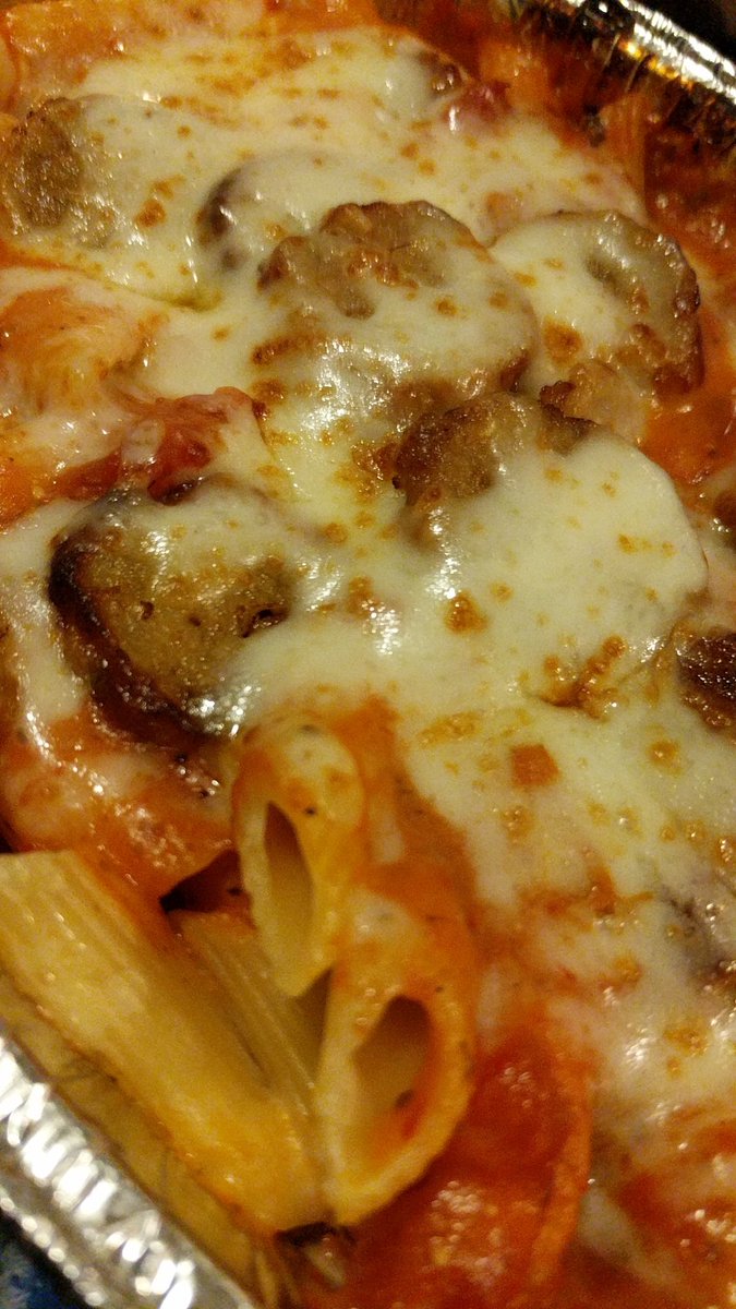 two2mnyxs's tweet photo. @Fazolis I really like the new lobster Mac and cheese or not https://t.co/zgraTyH6n3
