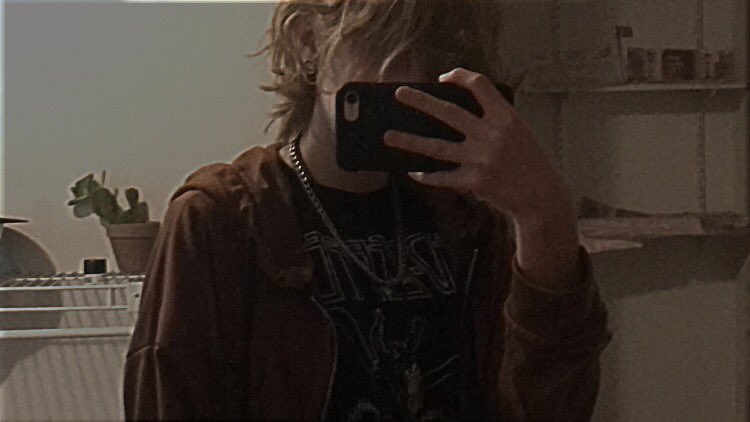 planetnex's tweet photo. trans guy here https://t.co/4v3CzgWrlq
