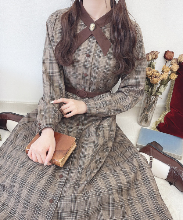 カメオ付きクロスボウタイチェックワンピース 💐 Weekly Ranking 💐 ＼ 第1位 ／ 『カメオ付きクロスボウタイ