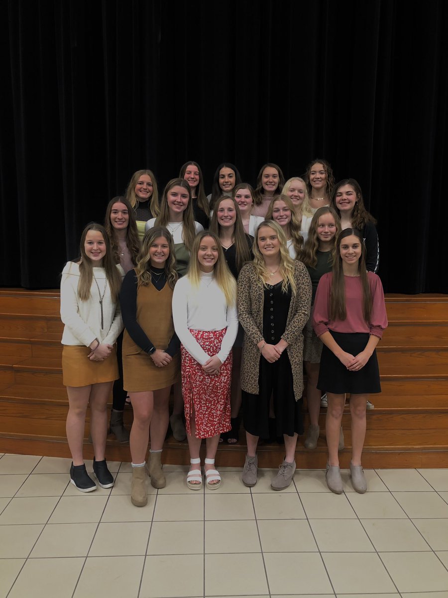 VbLadycavs's tweet photo. We wrapped up the volleyball season tonight with a great banquet, Honoring a very exciting and special season. Thank you to Seniors!🧡 https://t.co/7Z3kCC70GH