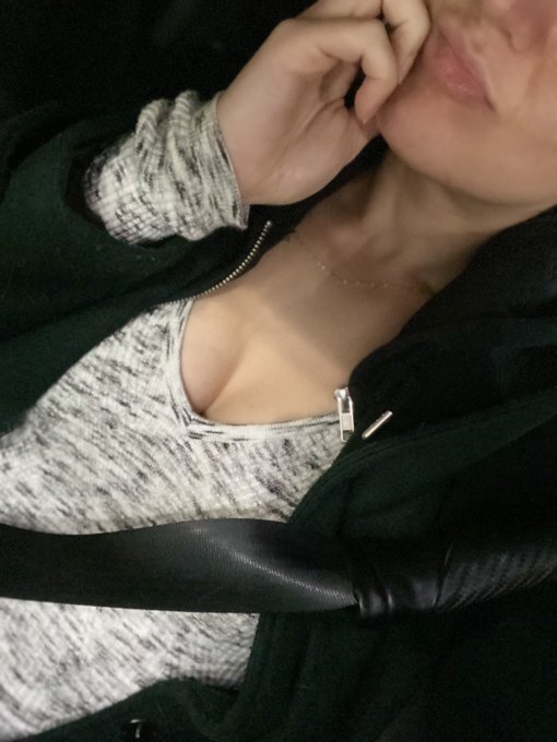 What about necking in the car💋😏💋 https://t.co/QB5sM6bp7w