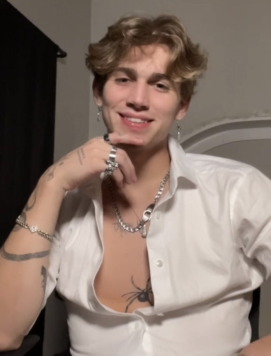 ؘ (@iconsbyvinnie) on Twitter photo 