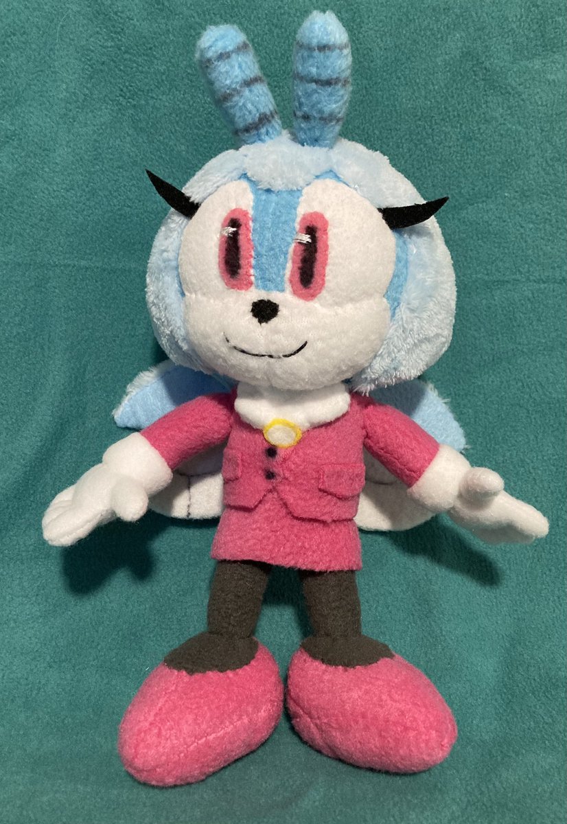 SonicRelated's tweet photo. Buzz buzz! It’s jewel the beetle! 

Definitely one of the most underrated IDW characters in the run! And I’m really happy with how she turned out! 

Now all the girls can have a great time on their camping trip! 😊

#SonicIdw #Jewelthebeetle #Sonicthehedgehog https://t.co/dxJ8Uuea0u