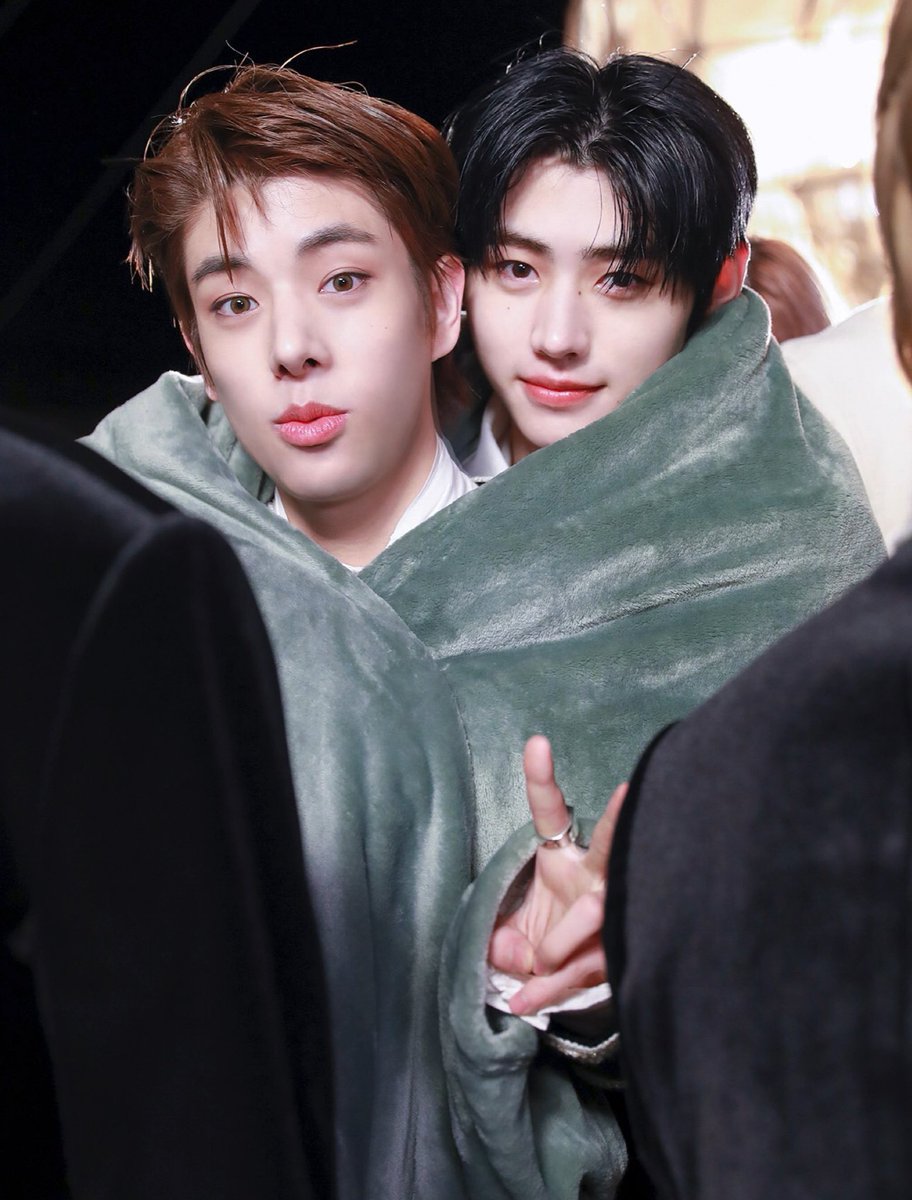 hourly sunghoon (@hoonhour) on Twitter photo 